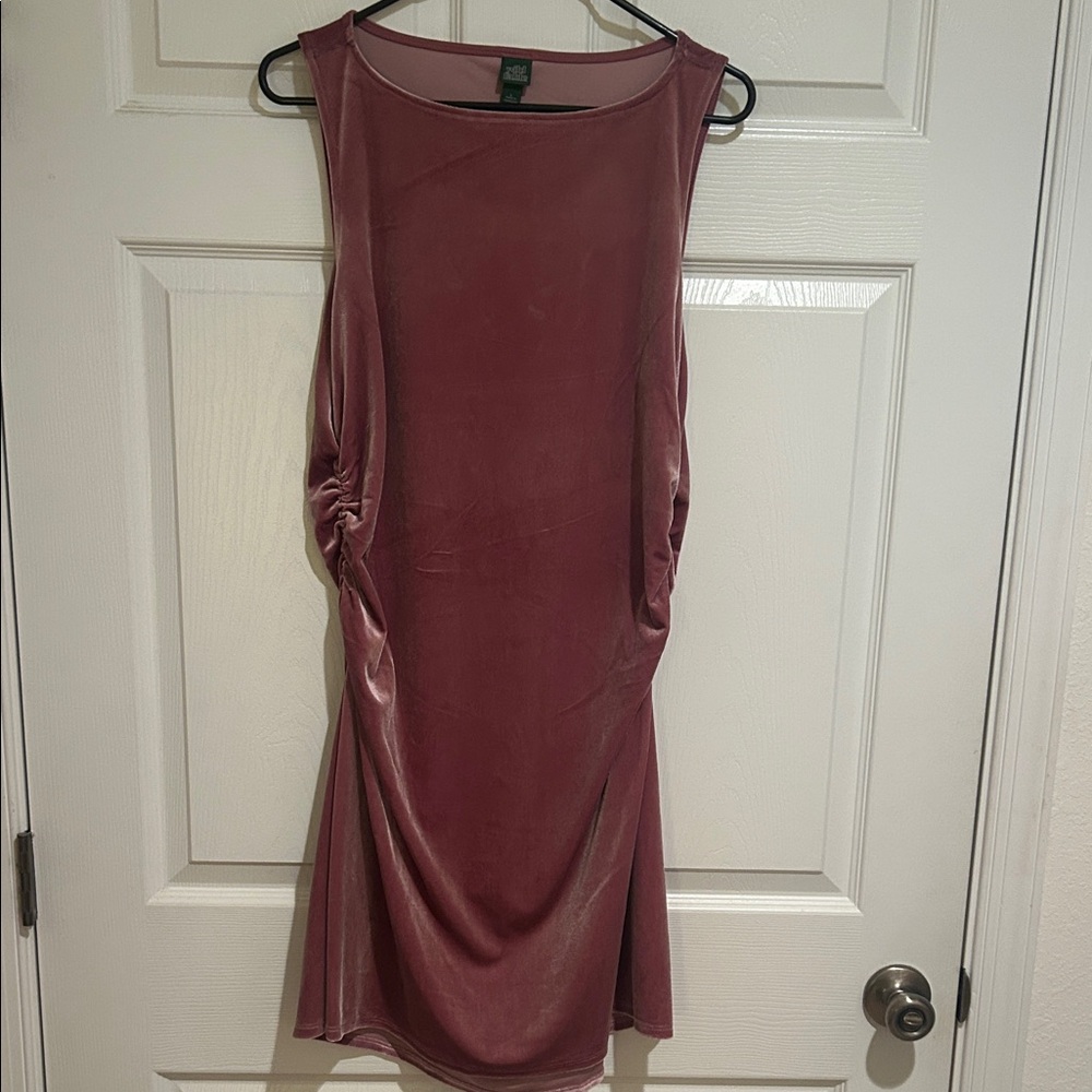 Elegant Velvet Sleeveless Dress in Mauve